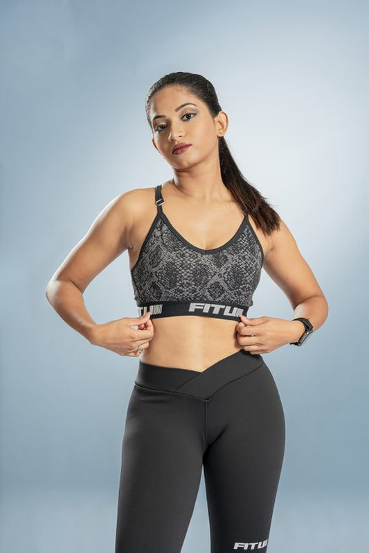 Unstoppable adjustable sports bra - Black Printed