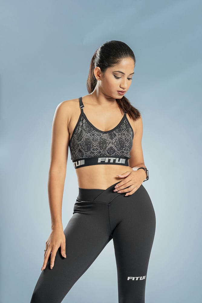 Unstoppable adjustable sports bra - Black Printed