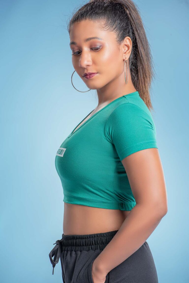 GearUp V Neck Crop Top